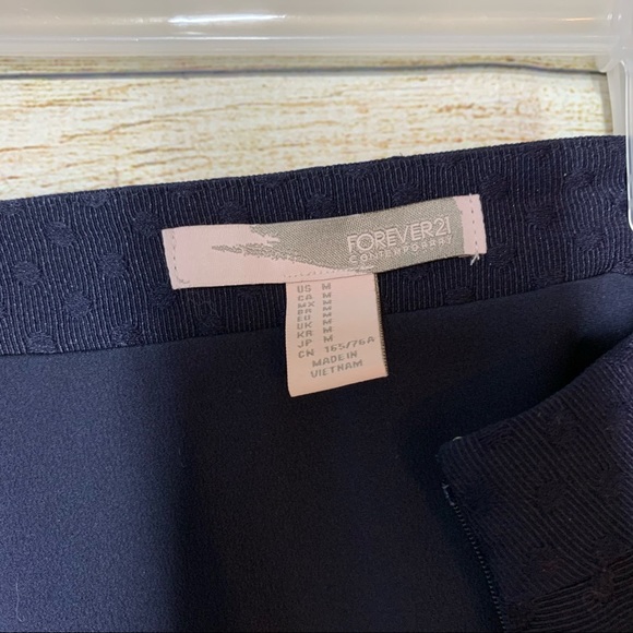 F21 Navy Skirt with Pockets - Picture 6 of 6